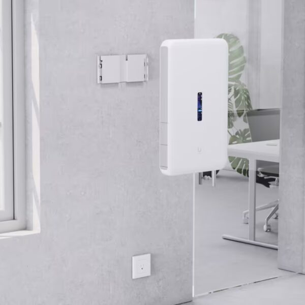 Ubiquiti UDW Dream Wall | 10G Cloud Gateway with WiFi 6 and PoE Switching - Image 4