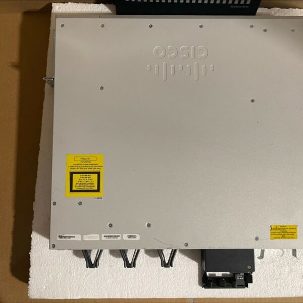 Cisco Catalyst C9300-24U Powerful Enterprise Switch with 24-Port 1G UPOE, Modular Uplinks - Image 4