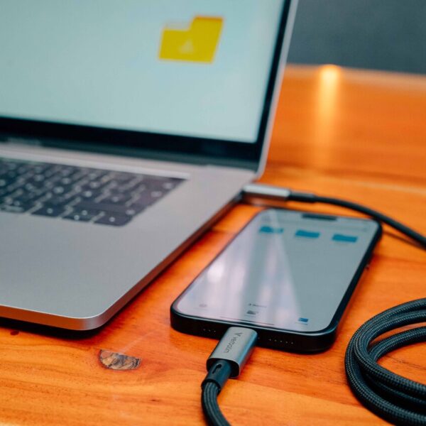 Verbatim Sync & Charge USB4 USB-C
