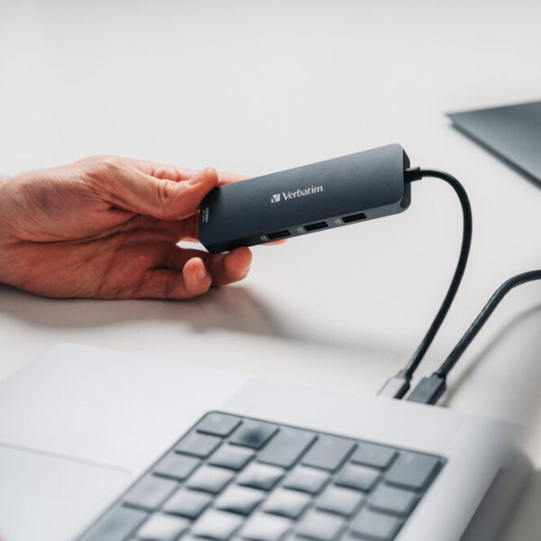 Verbatim CMH-08 USB-C Pro Multiport Hub